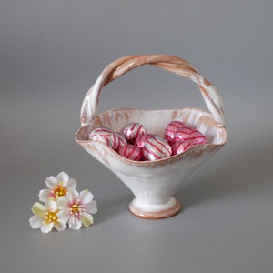 Small Bonbonniere Basket H12 cm, Joep Felder Tegelen Studio Pottery from The Netherlands, Dutch Heritage, Tin Glazed Ceramic Candy Bowl