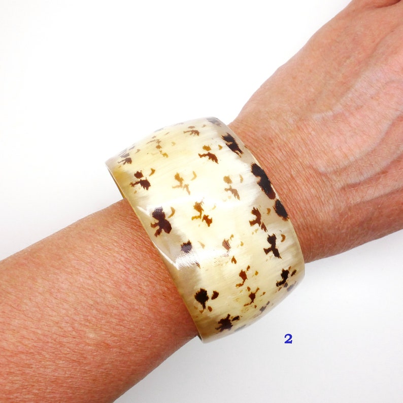 Wide Cuff Bracelet Natural Horn Bangle Bracelet Spotted Beige Color Organic Material 1970s Boho Style Vintage Jewelry