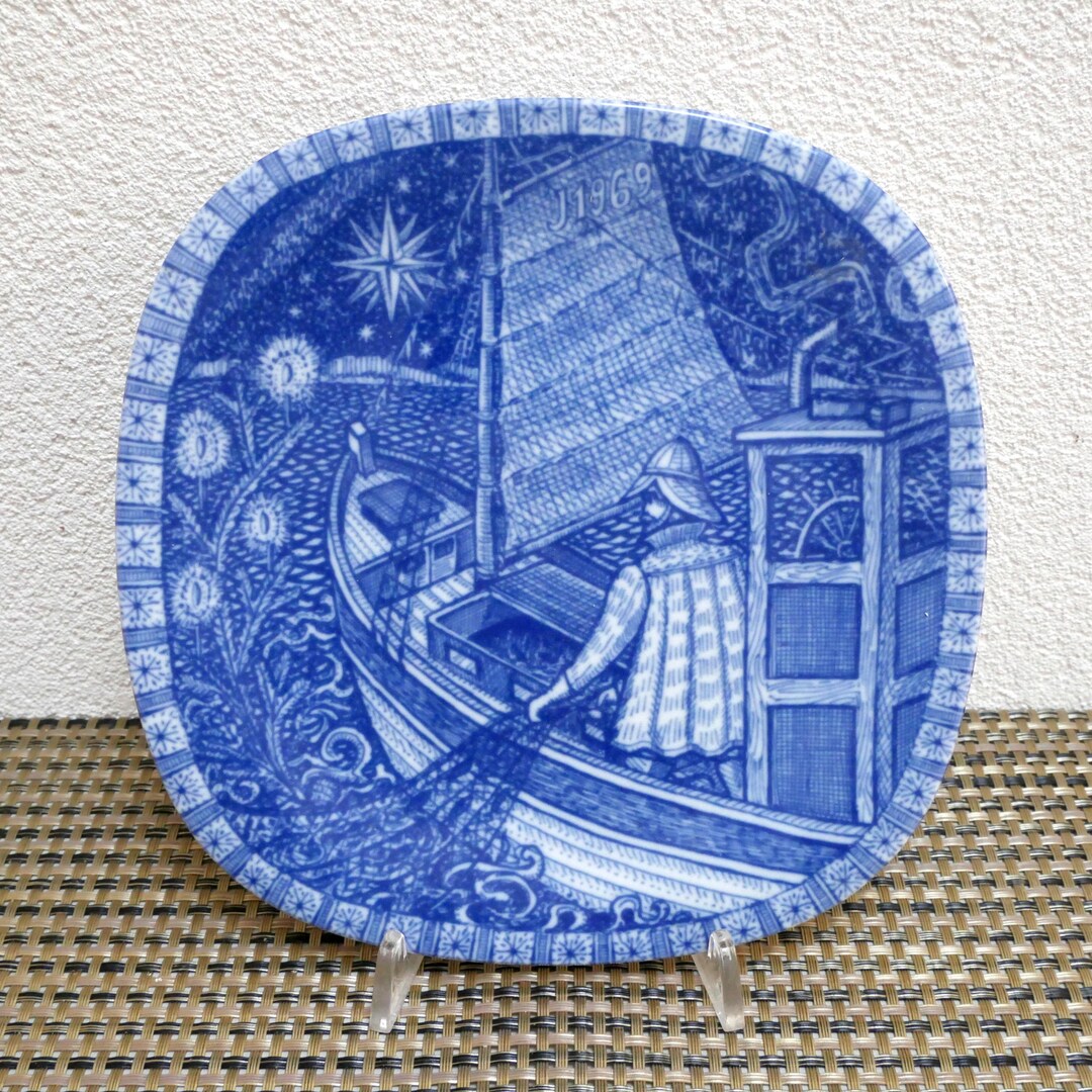 Vintage 1969 Rörstrand Julen Plate – Swedish Blue and White Christmas ...