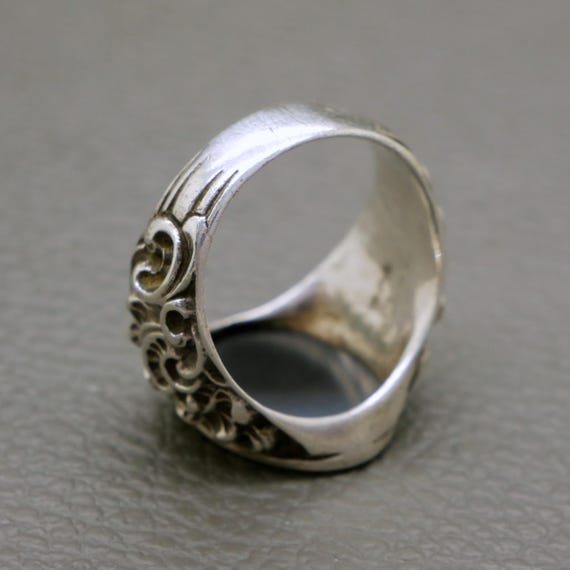 Antique Silver & Black Onyx Men's Signet Ring Size 10.25 Antique Silver & Black Onyx Men's Signet Ring Size 10.25