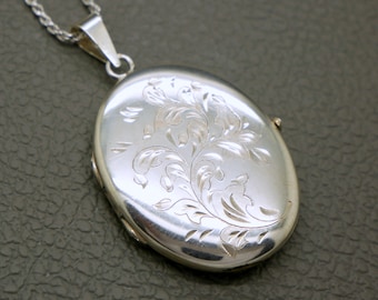 Large 835 Silver Photo Locket Pendant with Optional Chain, 1950's Mid Century Vintage Jewelry - KW5