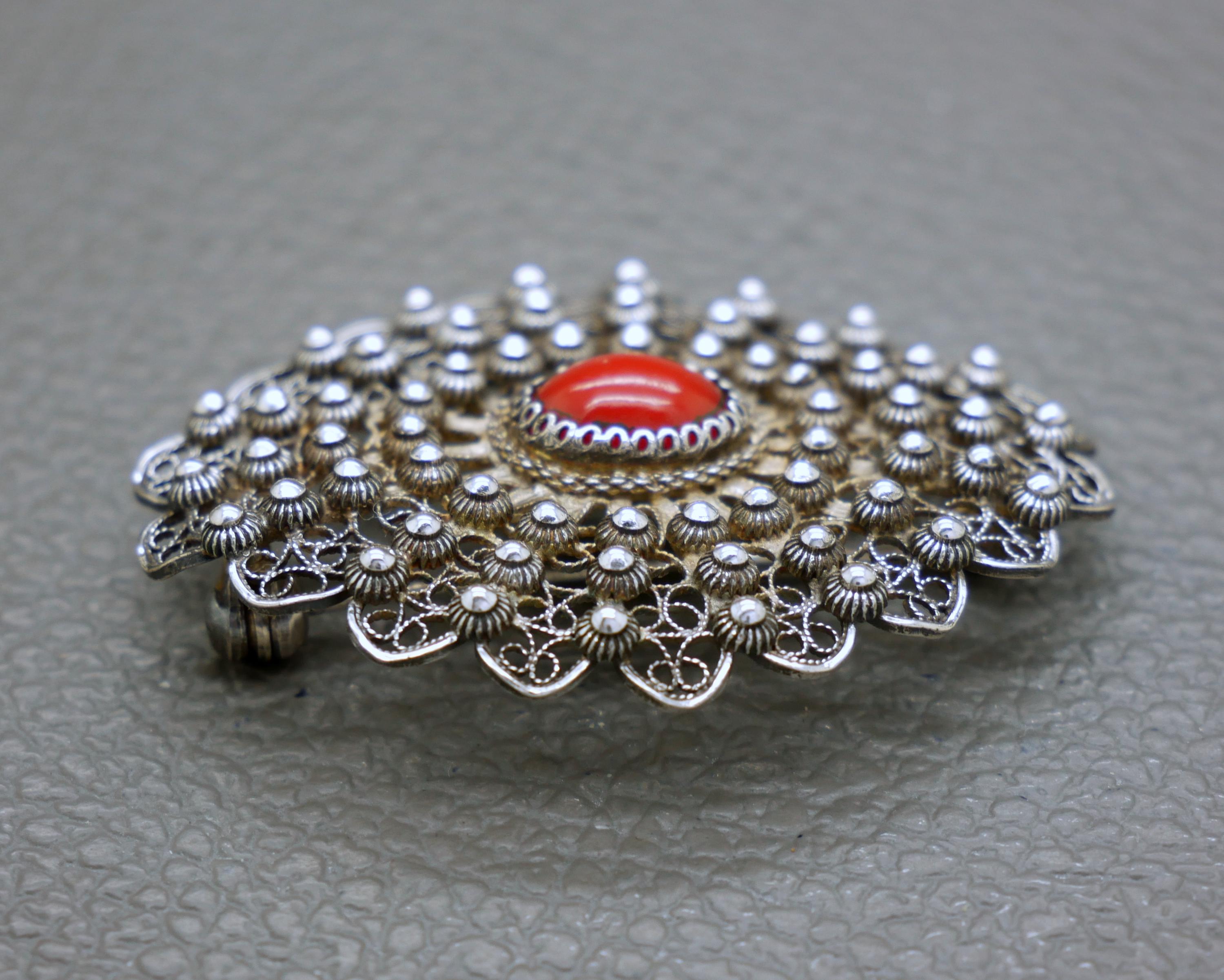 Broche Ancienne En Corail Et Filigrane Argenté - Occasion à Nettoyer - Bijou Vintage