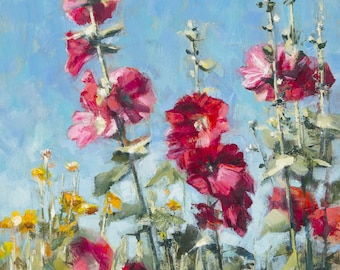 Op de afbeelding: Een schilderij van roze en rode stokrozen in een veld met een blauwe lucht op de achtergrond.