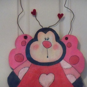 Valentine's Day Love Bug Door Hanger Decoration / Valentine Decor image 2