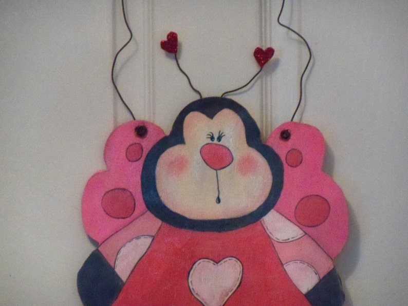 Valentine's Day Love Bug Door Hanger Decoration / Valentine Decor image 2