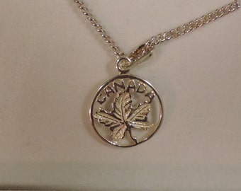 Canada maple leaf Sterling Silver single-sided round Charm Pendant Necklace with Chain