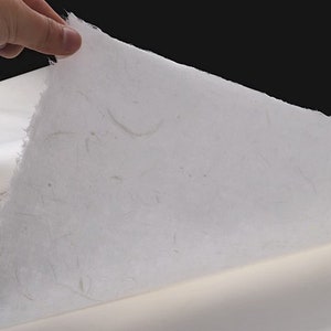 Carta Pi di gelso colorata 140x70 cm con fibre visibili / Carta Xuan semi-dimensionata / 4 colori - Confezione da 40 fogli immagine 3