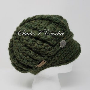 Newsboy cap in rich olive green, heavyweight yarn