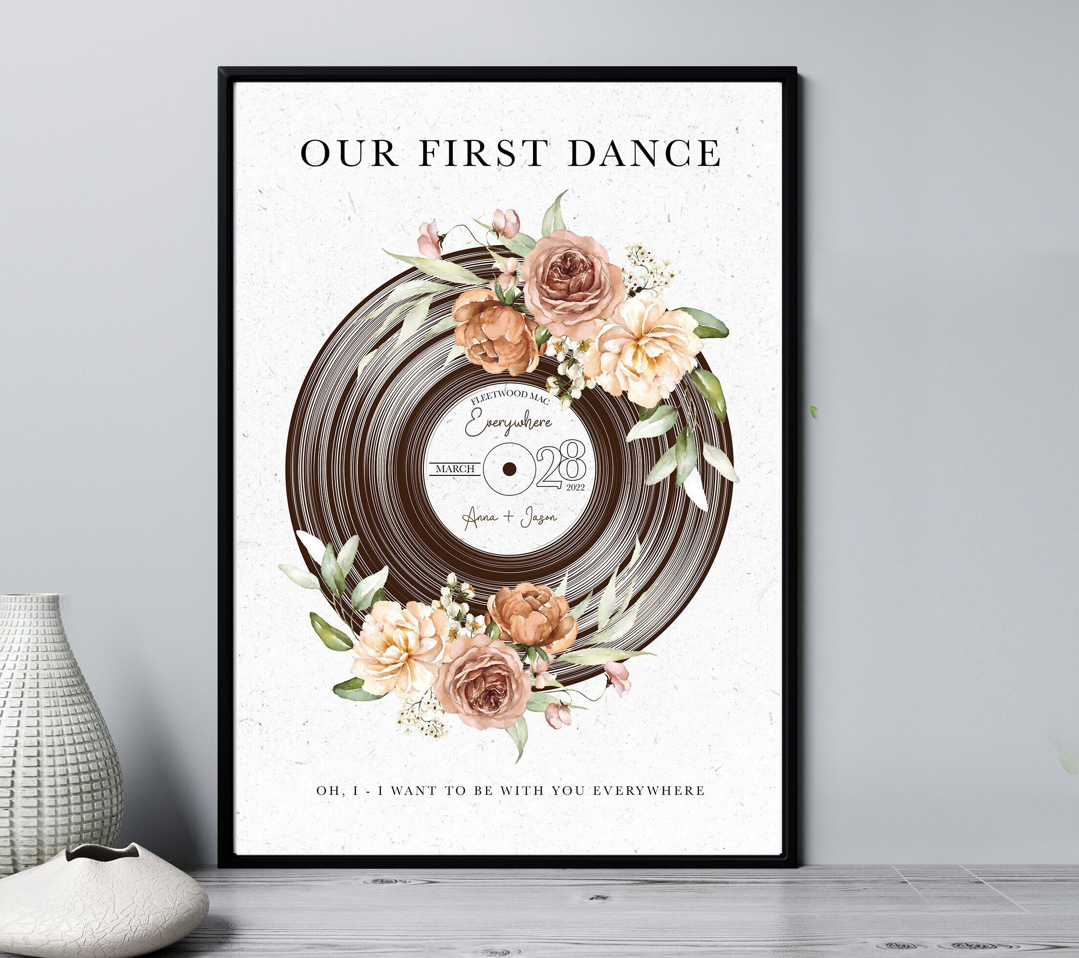 Personalisierter Geschenkkorb zur Hochzeit – mit Herzen, Namen