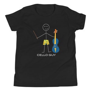 Puede incluir: Camiseta negra para j&oacute;venes con una ilustraci&oacute;n de un personaje de palo sosteniendo un violonchelo y el texto "CELLO GUY".