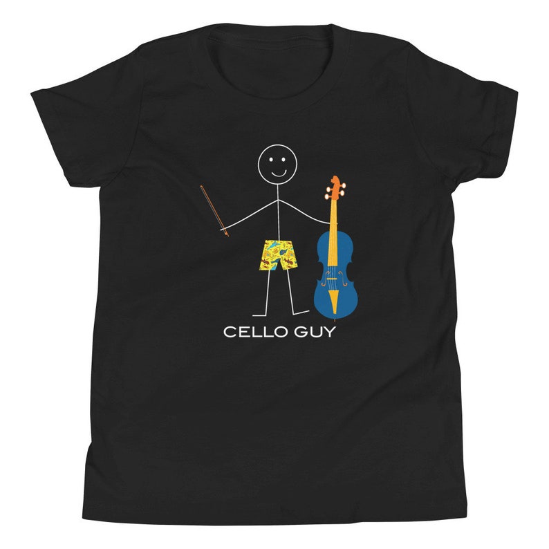 Puede incluir: Camiseta negra para j&oacute;venes con una ilustraci&oacute;n de un personaje de palo sosteniendo un violonchelo y el texto "CELLO GUY".