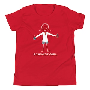 Puede incluir: Camiseta roja para j&oacute;venes con una ilustraci&oacute;n blanca de un palo de una persona que lleva una bata de laboratorio y sostiene un vaso de precipitados y un microscopio. El texto "SCIENCE GIRL" est&aacute; impreso debajo de la ilustraci&oacute;n.