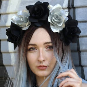 Silver Black Flower Crown Headband (Costume Day of the Dead Headpiece Wreath Mexican Floral Crown Goth Gothic Party Music Festival)