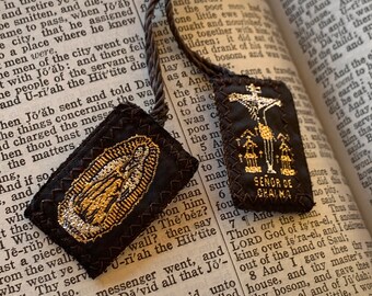 Catholic Scapular (Gold Silver Thread Scapular Necklace Religious Small Gift Catholic Bracelet Jesus Christ Saint Mary Mexican Embroidered)