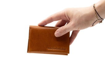 petit portefeuille KARL en cuir naturel tanné végétal cognac wallet peau de vache