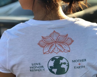 Mother Earth Women's Relaxed T-Shirt