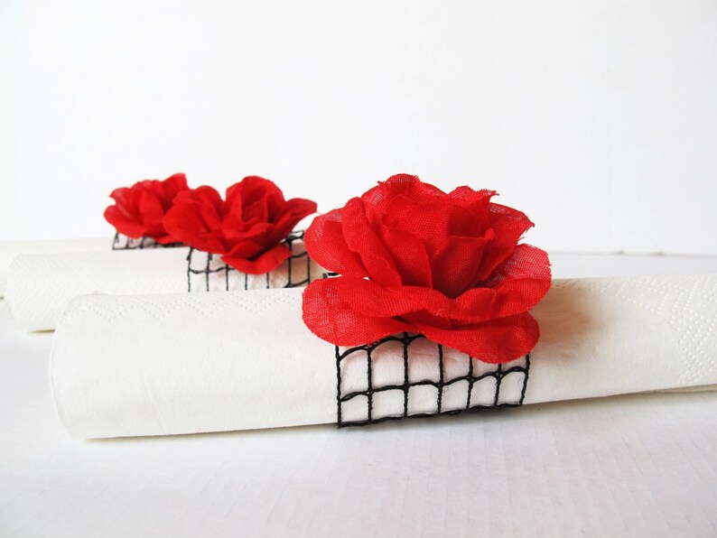 15 Napkin Rings Red Roses Black Mesh Wedding Party Napkins Etsy
