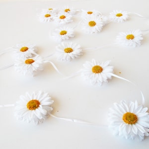 GHIRLANDA DI MARGHERITE 40" Margherite bianche Fiori artificiali Fiori bianchi Nozze Natale Pasqua Compleanno Decorazione per la casa Decorazione per le feste