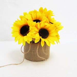 Decoración de la mesa Seda Girasoles Marrón amarillo Arpillera Decoración Flores de seda Recepción Flores artificiales Mesa Centro de mesa Tela de flores Rústico