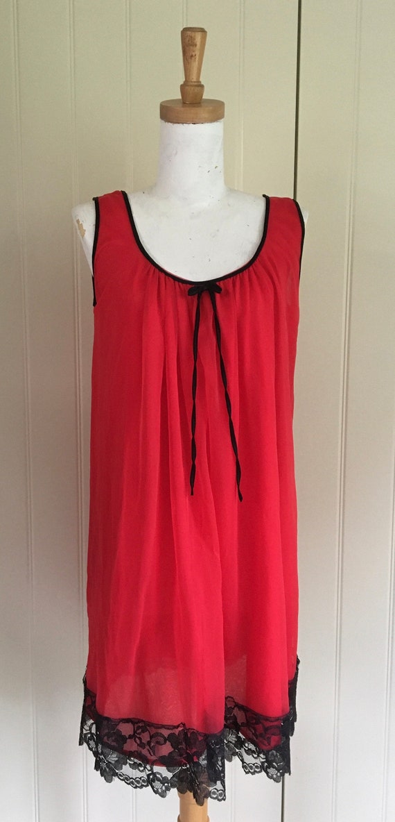 60s Vintage NIGHTIE Red Black Lace trim NIGHTGOWN… - image 2