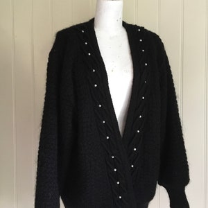 Schwarze CARDIGAN-JACKE 80er Jahre Vintage Tiefer V-Ausschnitt Gefütterter Strick Langarm Gr. L Retro