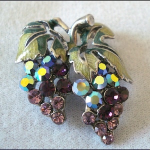 Vintage Grape Cluster Pin - Sparkling Rhinestones and Enameled Brooch in a Silvertone Setting - Wine Lovers!
