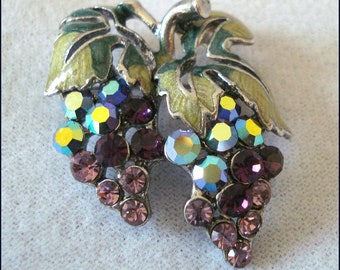 Vintage Grape Cluster Pin - Sparkling Rhinestones and Enameled Brooch in a Silvertone Setting - Wine Lovers!