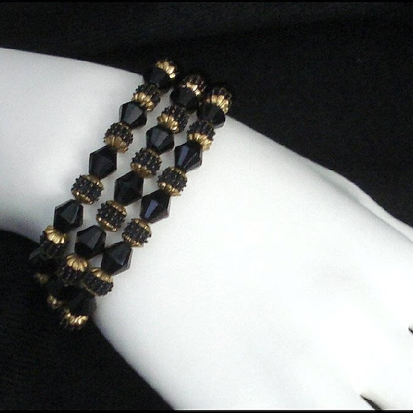 Crown Trifari Bracelet - Electra Collection - Black and Gold - Faceted & Textured Beads - Vintage Glamour