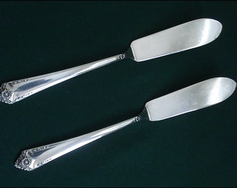 Mid Century 1950s Starlight Butter Knives by Rogers Bros. Set of Two - Vintage Flatware - IS Silverplate - Dining, Entertaining, Craft