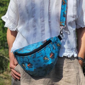 Fanny pack, bum bag, waist bag  for Greyhound, Whippet, Italian Greyhound, Galgo Lovers, dog cartoon, PanBolo design, funny whippets, greys
