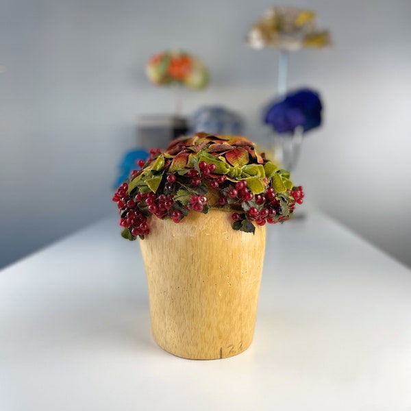 Vintage 1940s Harvest Goddess Curvette Hat - Karo NY - Ombre Autumn Leaves Red Berries Velvet Bow 40s 50s Casque Half Hat - Burgundy Green