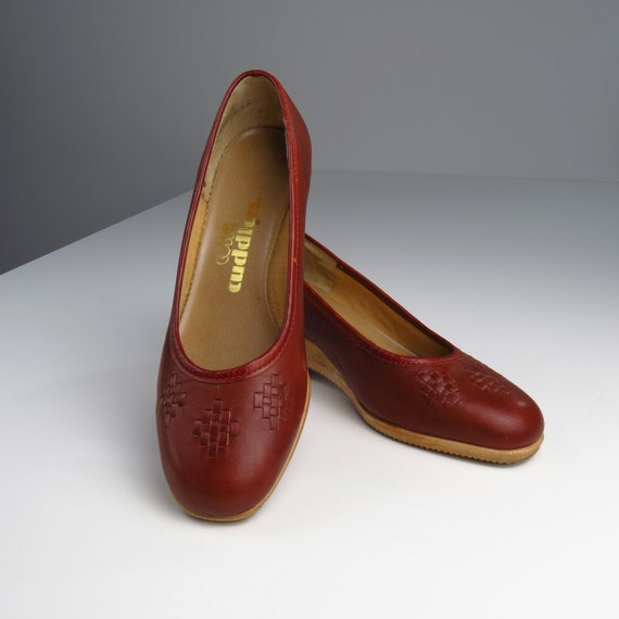 Vintage 1970s Oxblood Leather Wedge Heels - Cobbi… - image 8