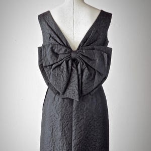 Vintage 1950s Take a Bow Black Cocktail Designer Silk Sheath Dress - SIZE S to M - Ben Reig New York - Dramatic Back Neckline Sleeveless LBD