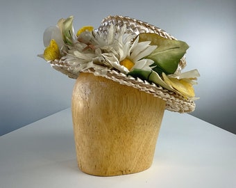 Vintage 1950s Summer Bouquet Ladies Straw Boater Hat - Christine Original NY - 50s 60s Hat Woven Raffia Silk Flowers - Tan Yellow Green