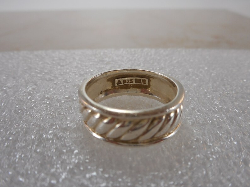 Size 712 Vintage Sterling Silver Wedding Band Raised Ribbed Design