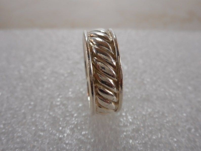 Size 712 Vintage Sterling Silver Wedding Band Raised Ribbed Design