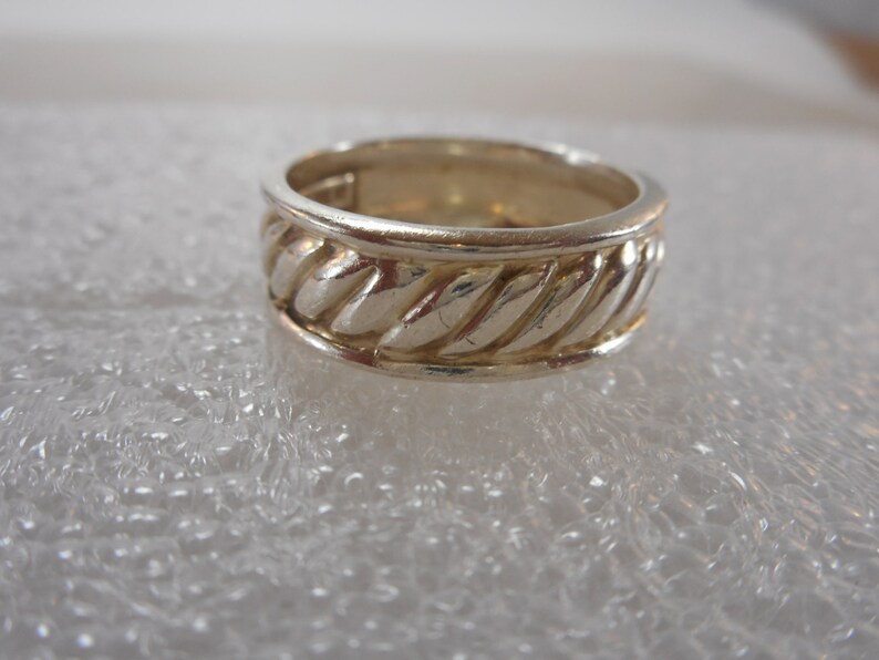 Size 712 Vintage Sterling Silver Wedding Band Raised Ribbed Design