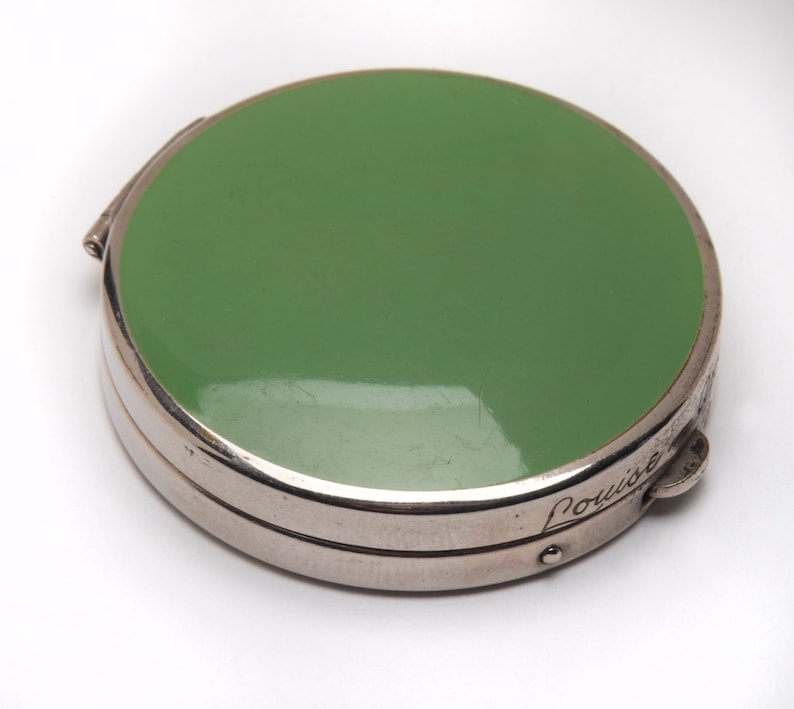 Vintage compact a Louise Andr\u00e9 blushrouge Green enamel compact with mirror 1920s