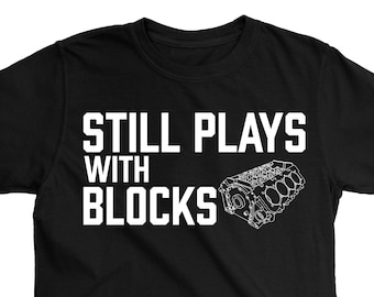 Camiseta STILL PLAYS con motor BLOCKS