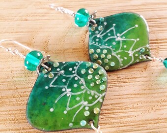 Mandala - Glass earrings and enamels on copper, earrings murano glass mandala decoration, earrings glass copper green