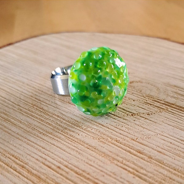 Oursin- Perle ou Bague en verre interchangeable à vis vert printemps -- bague verre murano vert anis, bague ronde verre nature