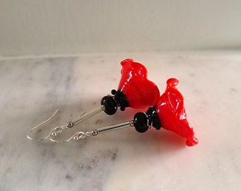 Poppy - Red black glass and silver earrings, long Murano glass poppy earrings dancing red black