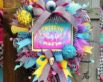 Creepy wreath, skeleton wreath, halloween wreath, halloween decor, skeleton decor, spooky design, spooky wreath, spooky swag, entryway decor