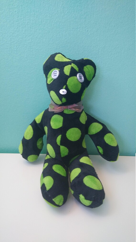 bear with button eyes