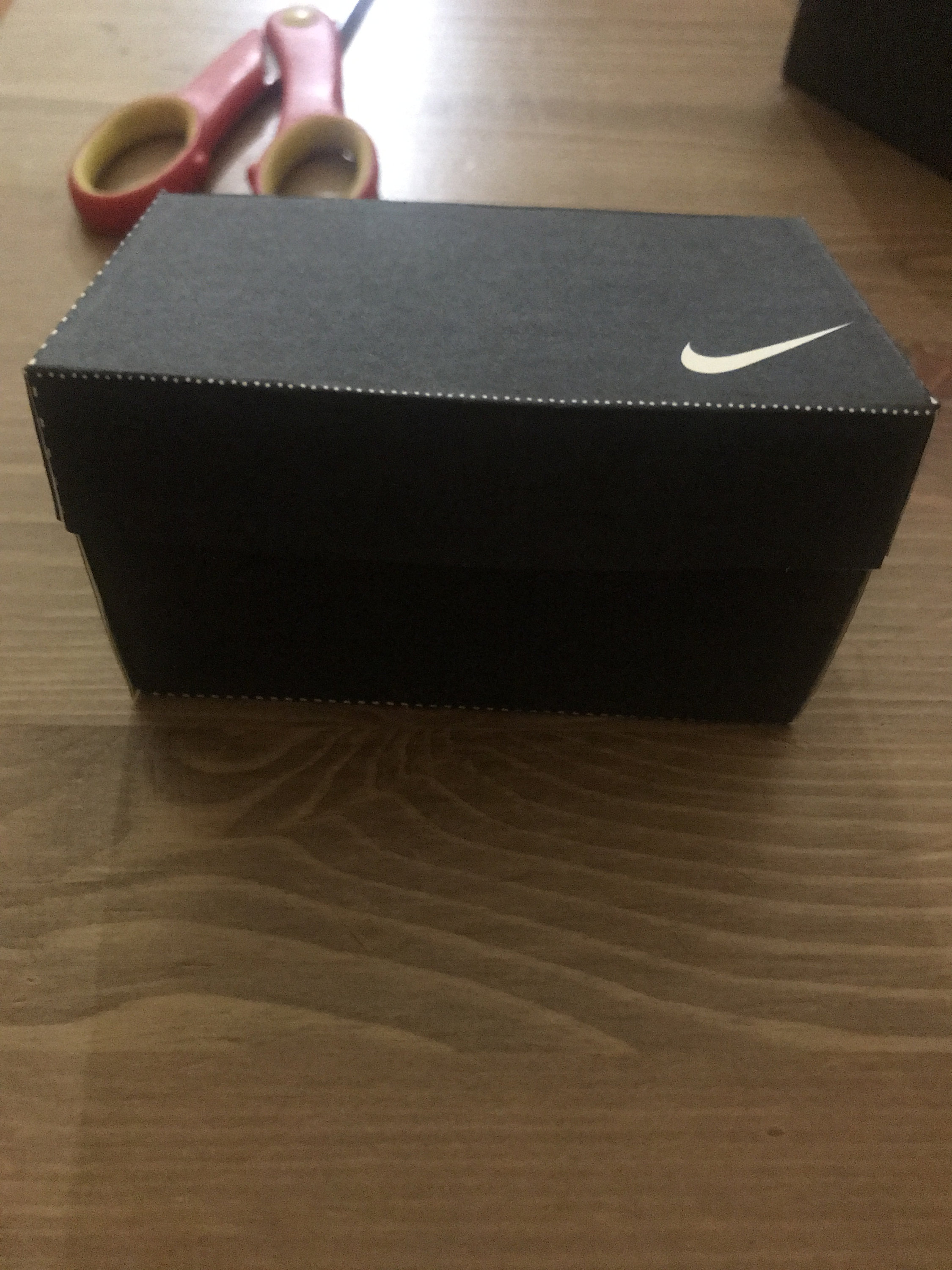 mini sneakers with box