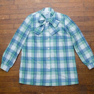 Plaid Bow Blouse Size Large 9/10 Womens Vintage 70s Tie Neck Shirt Saks Fifth Avenue Brand White Green Blue Pattern Secretary Streetwear