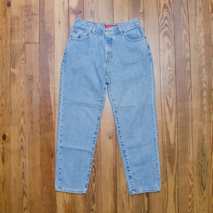 LEVIS 550 Jeans Womens Size 10 Petite Vintage Denim Pants Relaxed Fit Tapered Leg Light Wash Mid Rise Naturally Distressed Streetwear Style