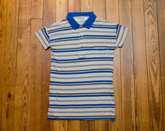 Vintage 80er Jahre Streifen Polo Size Small Single Stitch Shirt Geometrischer Druck Blau Beige 1980s Preppy Sportswear Nerdcore Streetwear Style