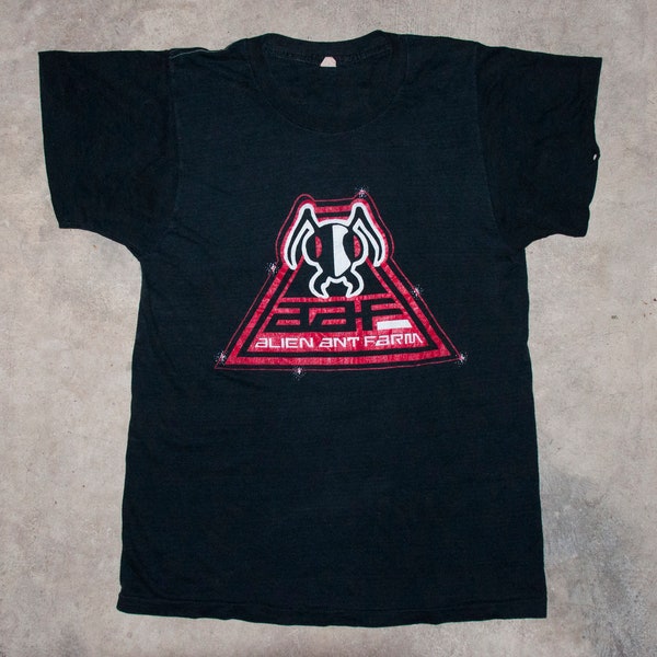Alien Ant Farm Band Tee Size Medium vintage 00s Single Stitch Manches courtes T-shirt mince noir rouge 2000s Y2K Nu Metal Rock Shirt Made in USA