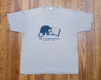 Vintage 80s Single Stitch Shirt Size XL 46 Sportswear Brand Gray T-Shirt Raccoon Book Graphic Tee Coonskin Library Made in USA Streetwear